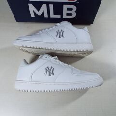 【中古品】ニューヨーク・ヤンキース 白色スニーカー 26.0cm ローカット MLB-1211☆質屋・リサイクルマート宇部店☆の画像
