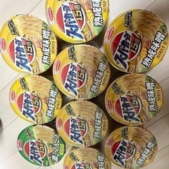 カップ麺1個100円で売ります