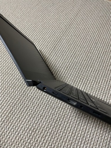 ノートパソコン　超軽量、超薄型