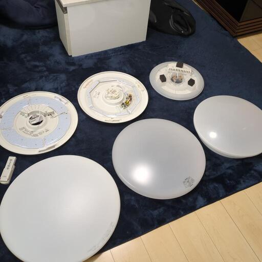 照明です。近場なら持っていけます。（取引中）