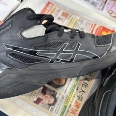 バスケットシューズ　アシックスの画像