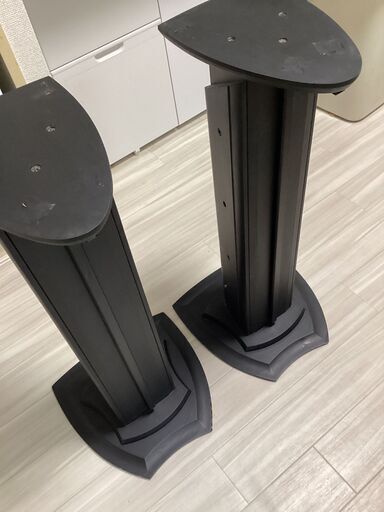 スピーカースタンド　（KEF iQ10用）