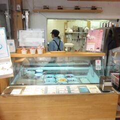 フローズンヨーグルト専門店　ウッドベリーズ　スタッフ募集