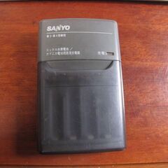 ニッケル水素充電器　単三　単四の画像