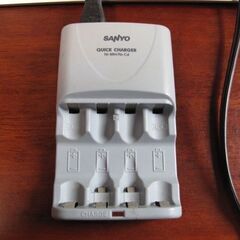 ニッケル水素充電器③　単三　単四
