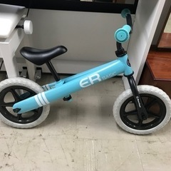 N2402-082 西松屋 キックバイク 足蹴りバイク 水色 取説あり 汚れあり 中古の画像