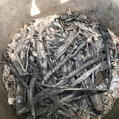 竹炭　90Lゴミ袋に満杯の画像