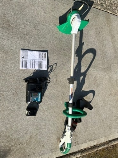 マキタ 電動草刈り機 MUR100D