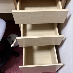 学習机椅子のおまけセット売り  机の状態良いです 今週末には処分致します すぐ取りに来れる方大歓迎の画像