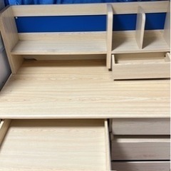 学習机椅子のおまけセット売り  机の状態良いです 今週末には処分致します すぐ取りに来れる方大歓迎の画像