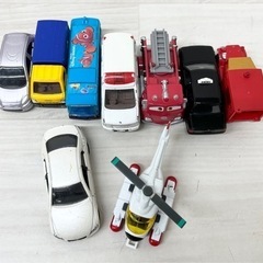 【中古品】トミカ TOMICA ディズニー その他 まとめ売り9個 救急車 ヘリコプター ミニカー ホビー用品の画像