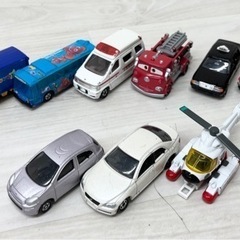 【中古品】トミカ TOMICA ディズニー その他 まとめ売り9個 救急車 ヘリコプター ミニカー ホビー用品の画像