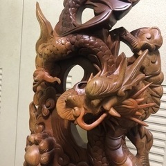 木彫り　縁起物　2頭の龍の画像