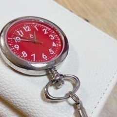 アクセサリータイプの時計の画像