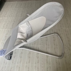 ベビービョルン　バウンサー　グレーの画像