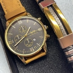 ファッション時計と腕バンドのセットの画像
