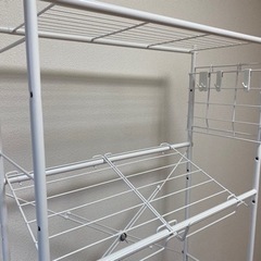 【美品】スリムランドリーラック　ハンガーバー付きの画像