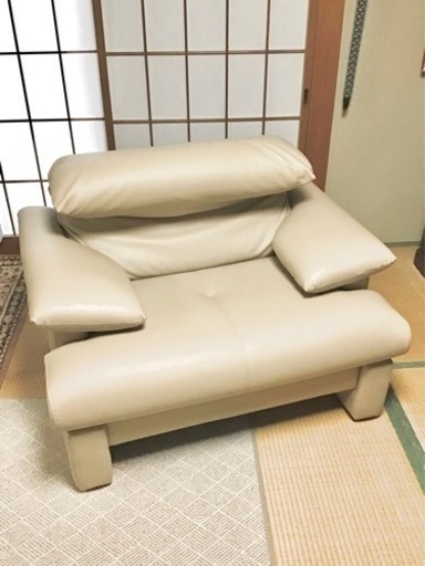 ほぼ未使用1人掛けソファ（東京インテリア)