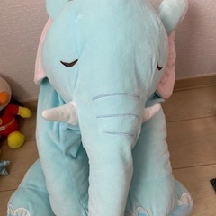 ぞうさんのぬいぐるみ　ふわふわの触り心地です！