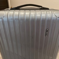 Rimowa キャリーケースの画像
