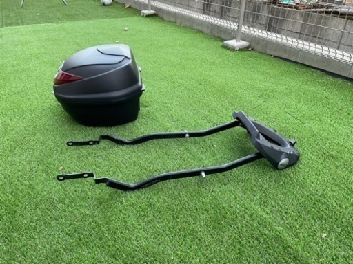 バイク　リアボックス　収納