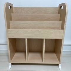 子ども用本棚★絵表紙を見せて収納できます★