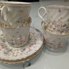 ティーカップ　ソーサーセット