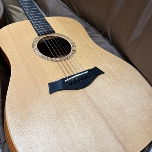 アコースティックギター　Taylor Academy 10