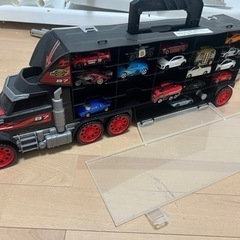 トミカ　キャリーケーストラック
