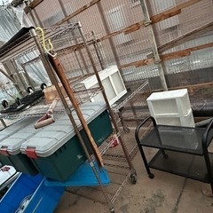スチールラックやテレビ棚