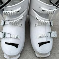 【値引きします!　5500円→4000円】キッズロシニョール

ROSSIGNOL スキーブーツ安く譲ります♪♪の画像