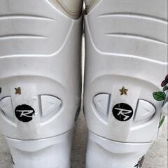 【値引きします!　5500円→4000円】キッズロシニョール

ROSSIGNOL スキーブーツ安く譲ります♪♪の画像