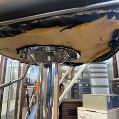 リサイクルショップどりーむ荒田店 No9886 カウンターチェア　上下可能♪　座面裏破れの画像