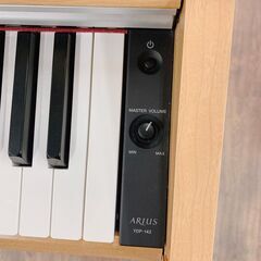 電子ピアノ　ヤマハ　YDP-142　取説・電源アダプター付きの画像