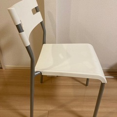 最終値引き！！1000円→300円　IKEA 椅子の画像