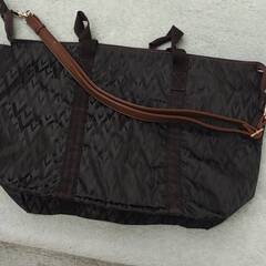 VALENTINO　大収納バッグ　美品