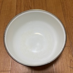 17日までに問い合わせがない場合寄附します。琺瑯ボウル