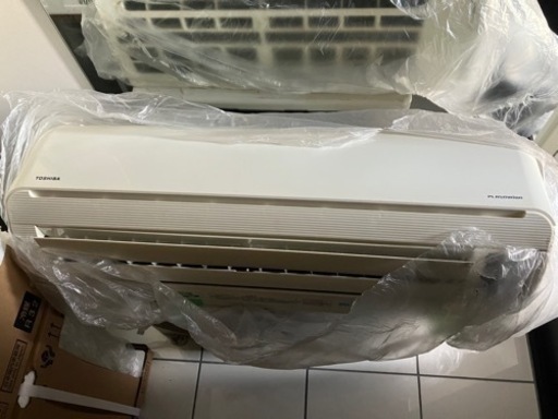 東芝 エアコン 室外機付き  6-8畳用 クリーニング済み (引越しのため取り外し)