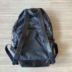 ブラック本革レザーリュック　デイバッグの画像