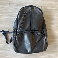 ブラック本革レザーリュック　デイバッグの画像