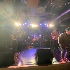 まじの本気でバンドやります。ドラム　ギターやれる人返信ください。