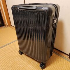スーツケース