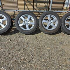 215/60R16スタッドレスタイヤ４本