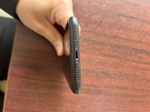 美品　iPhone XR ブラック 128GB 付属品新品　ケース付き SIMフリー　ブルーライトカットフィルム付