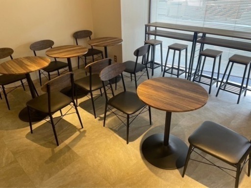テーブル4個、イス8脚セット