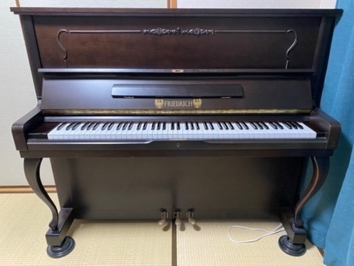 アップライトピアノ　FRIEDRICH