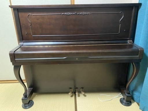 アップライトピアノ　FRIEDRICH