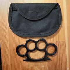 「メリケンサック型」ペーパーウェイト（金属製）の画像