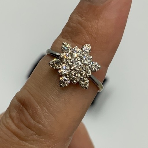 売り切れました。Pt900 プラチナ900 ダイヤモンドリング　フラワーダイヤモンド　3.3g 約12号