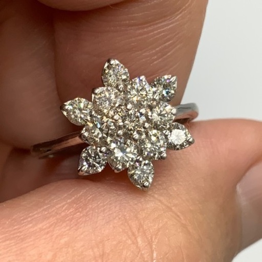 売り切れました。Pt900 プラチナ900 ダイヤモンドリング　フラワーダイヤモンド　3.3g 約12号